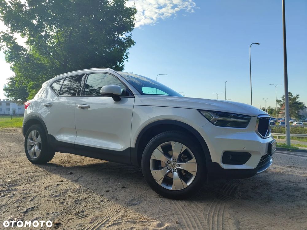 Volvo XC 40 T2 Momentum Pro - 2