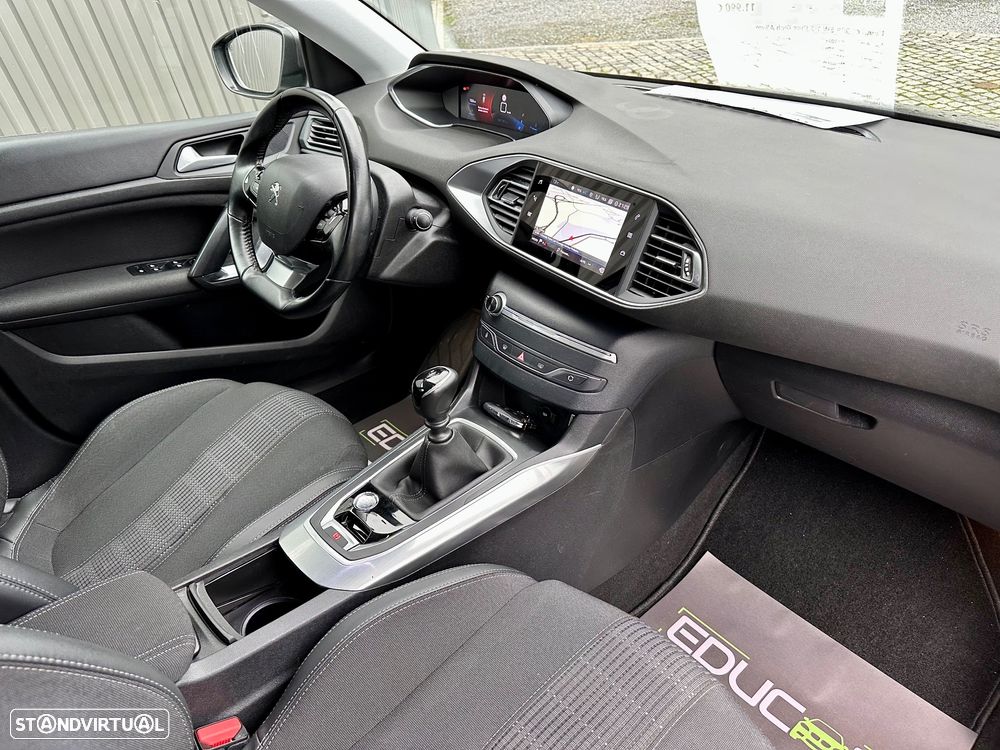 Peugeot 308 1.2 PureTech Allure - 25