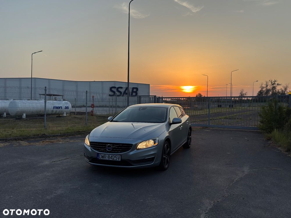 Volvo V60 D4 Drive-E Kinetic - 2