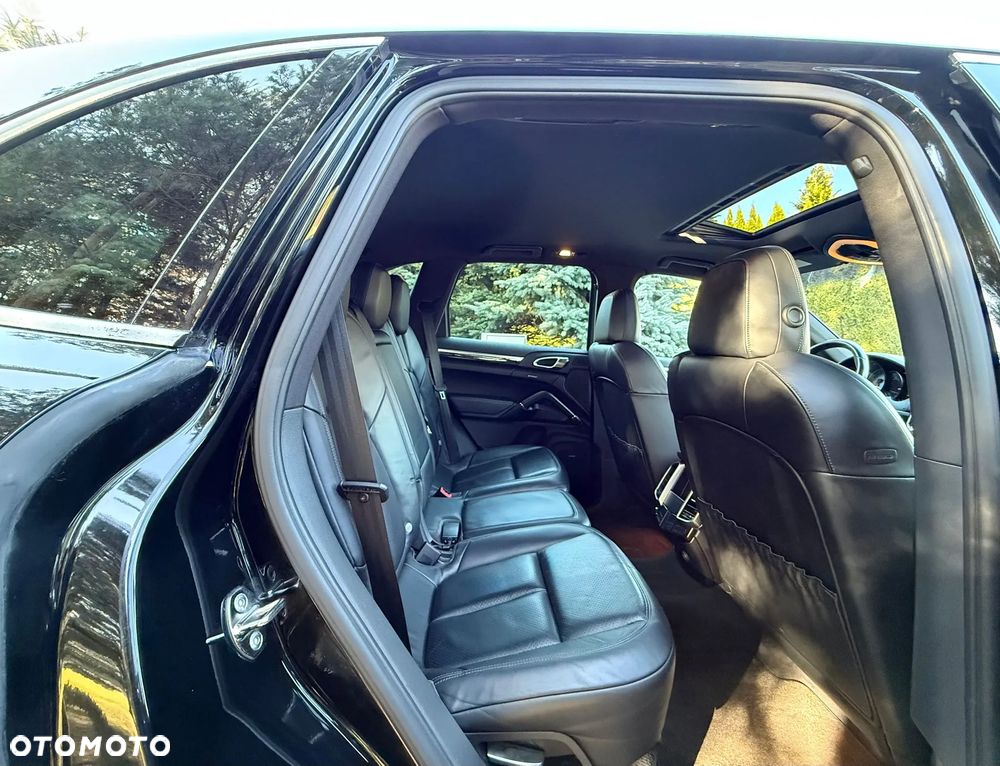 Porsche Cayenne - 32
