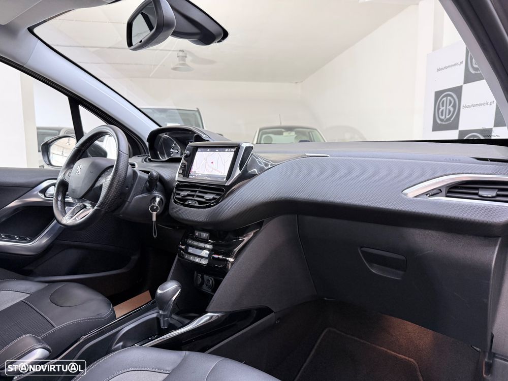 Peugeot 2008 PureTech 110 Stop&Start EAT6 Allure - 13