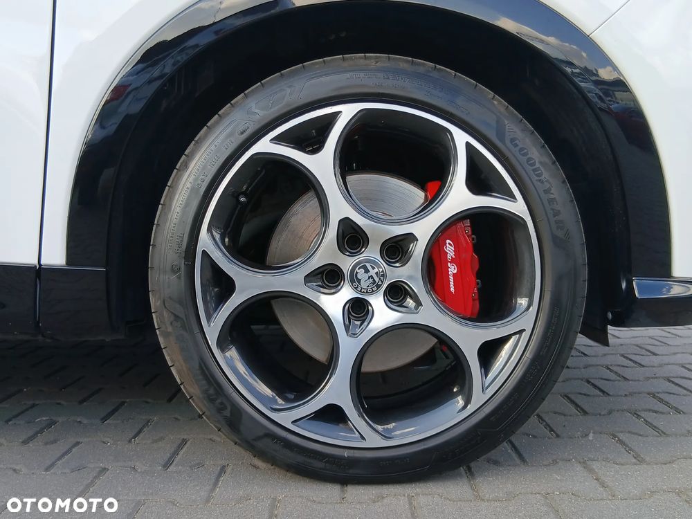 Alfa Romeo Tonale 1.5 T4 GSE mHEV Veloce DCT - 23