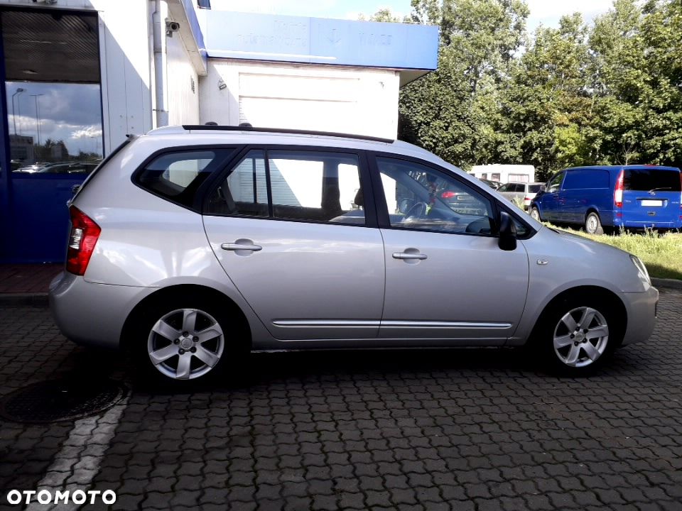 Kia Carens - 30