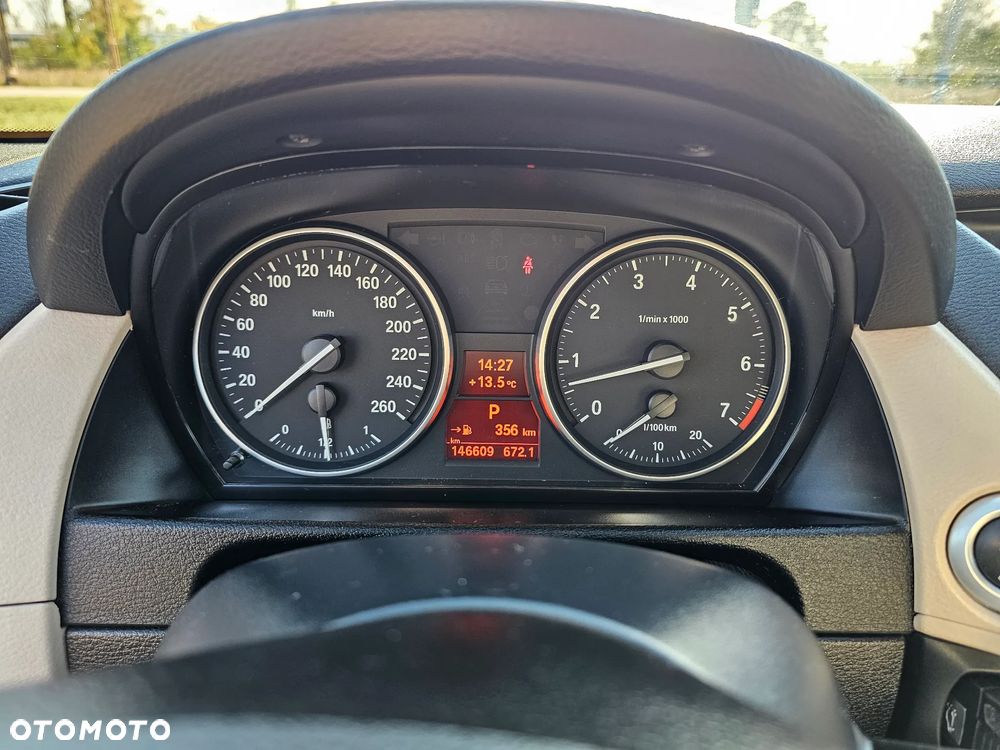 BMW X1 xDrive20i - 16