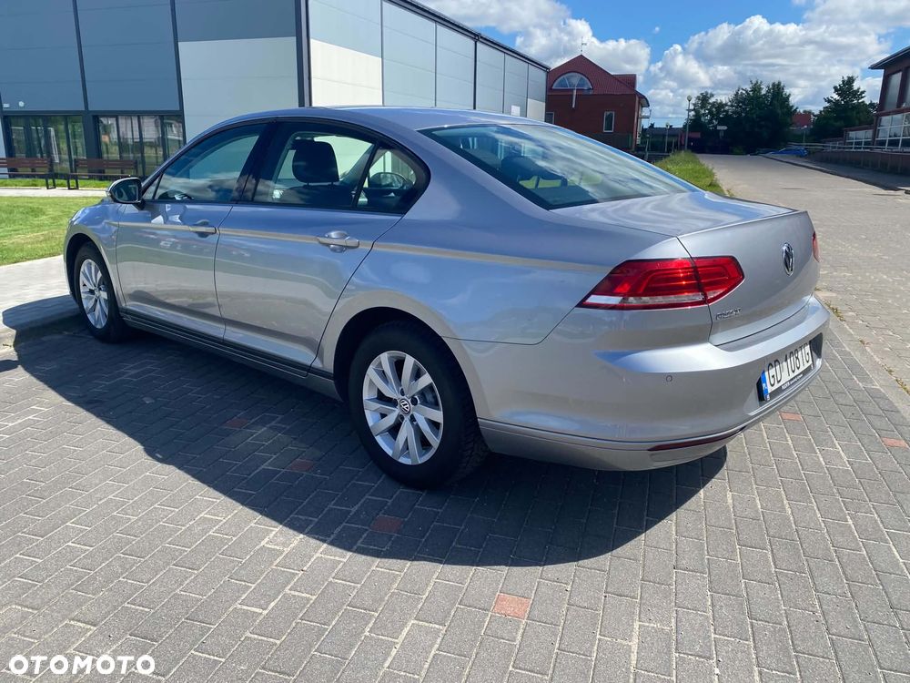 Volkswagen Passat 2.0 TDI BMT Trendline - 16