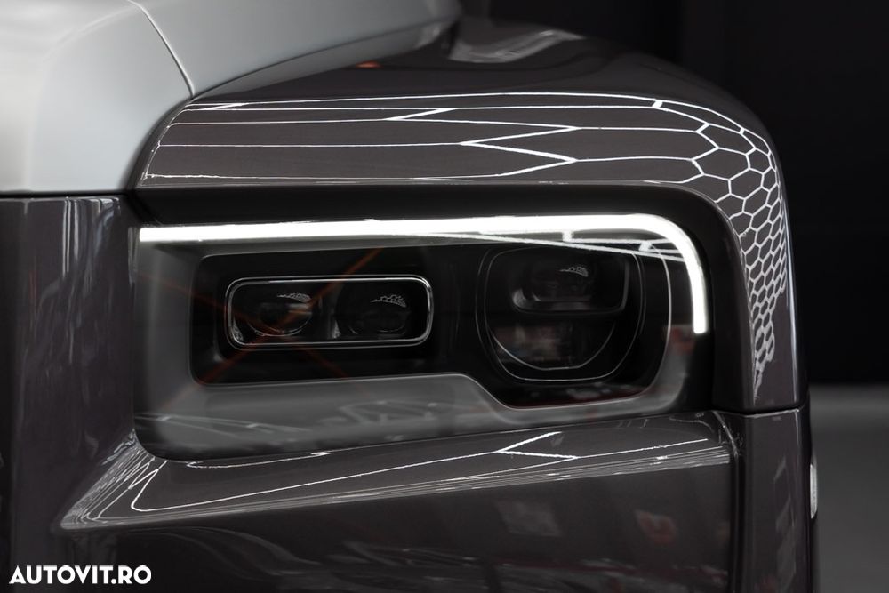Rolls-Royce Cullinan Standard - 8