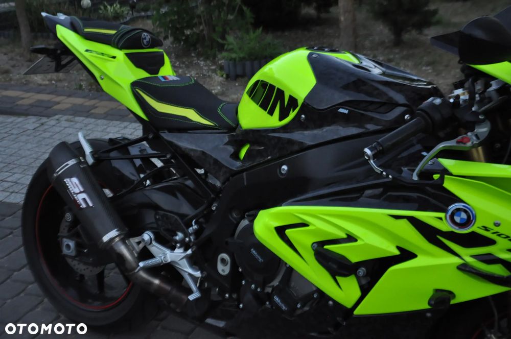 BMW S - 19
