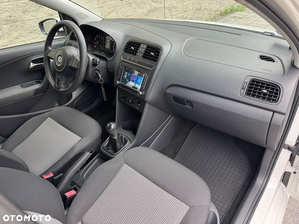 Volkswagen Polo 1.4 16V Trendline - 17