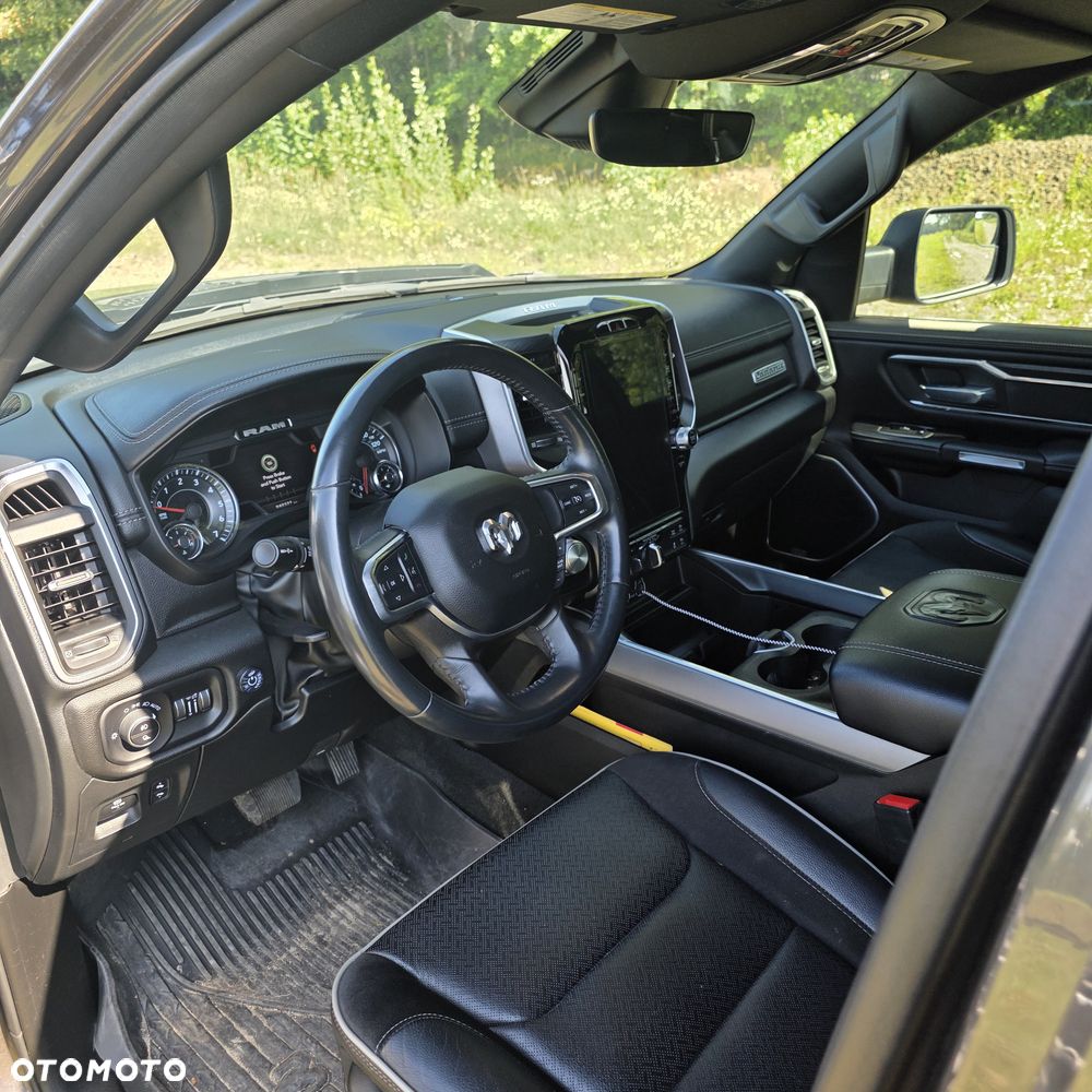 RAM 1500 Crew Cab Shortbed Laramie - 10
