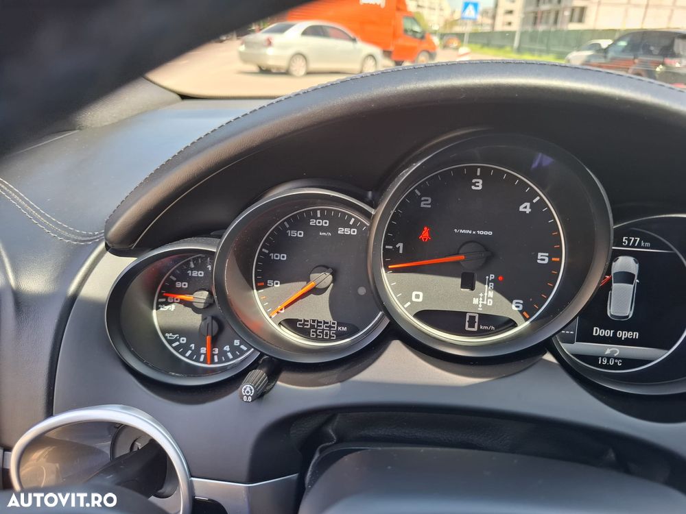 Porsche Cayenne Tiptronic S - 6
