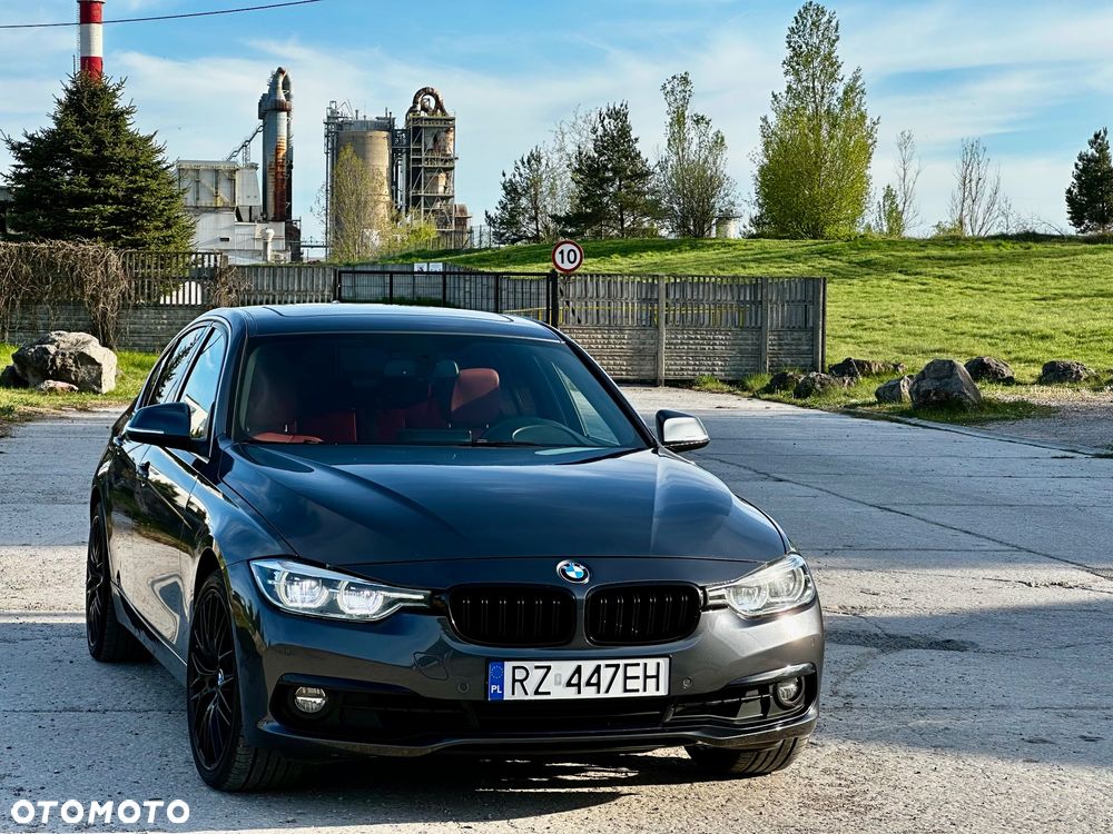 BMW Seria 3 330i xDrive Sport Line - 31