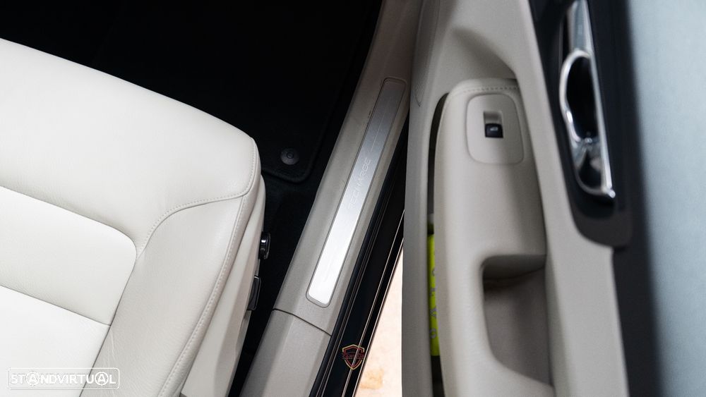 Volvo XC 60 2.0 T6 PHEV Inscription Expression AWD - 42