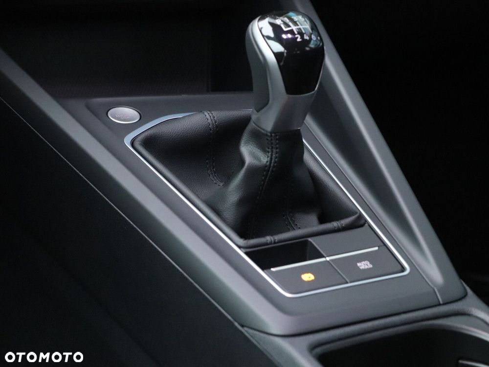 Volkswagen Golf - 16