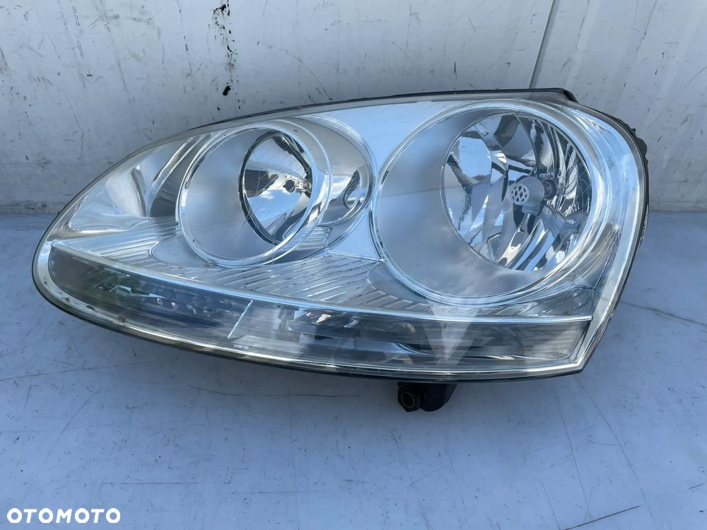 LAMPA LEWA PRAWA PRZÓD VW GOLF V - 8