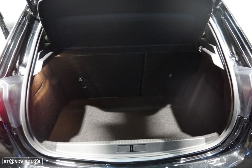 Peugeot 208 - 35