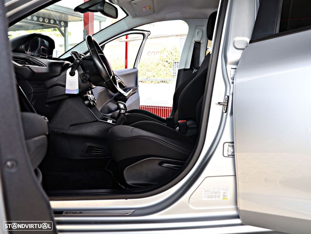 Peugeot 208 1.6 BlueHDi Style - 29