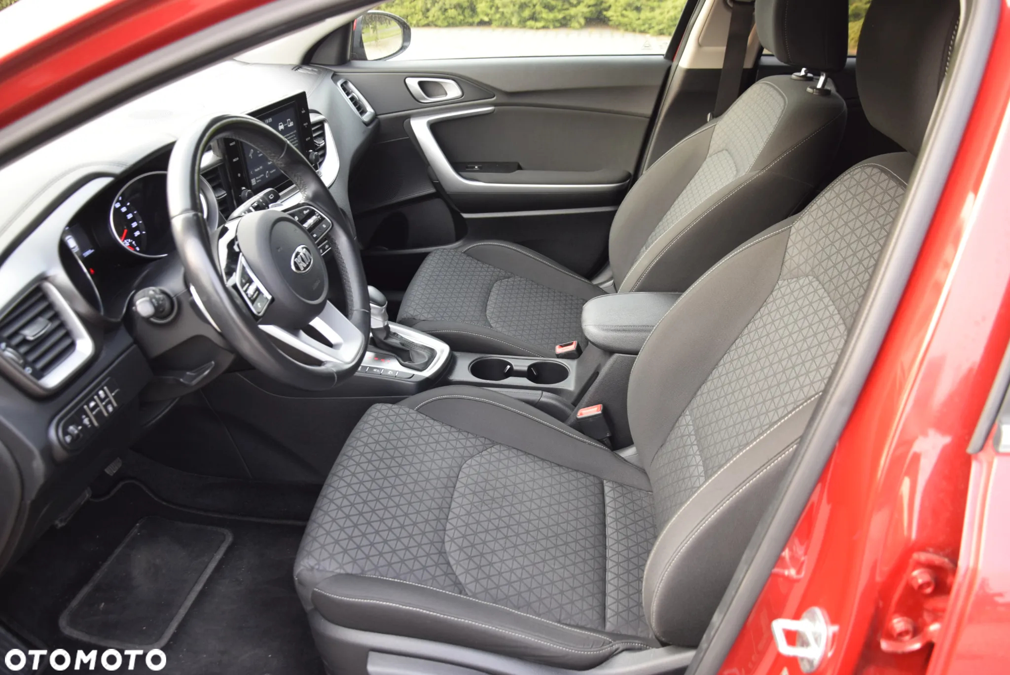 Kia Ceed 1.4 T-GDI L Business Line DCT - 11