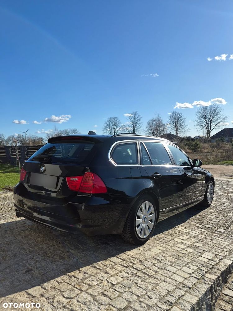 BMW Seria 3 318i Edition Exclusive - 17