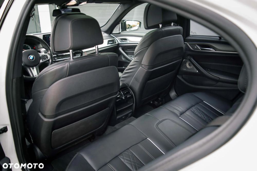 BMW Seria 5 540i M Sport sport - 27