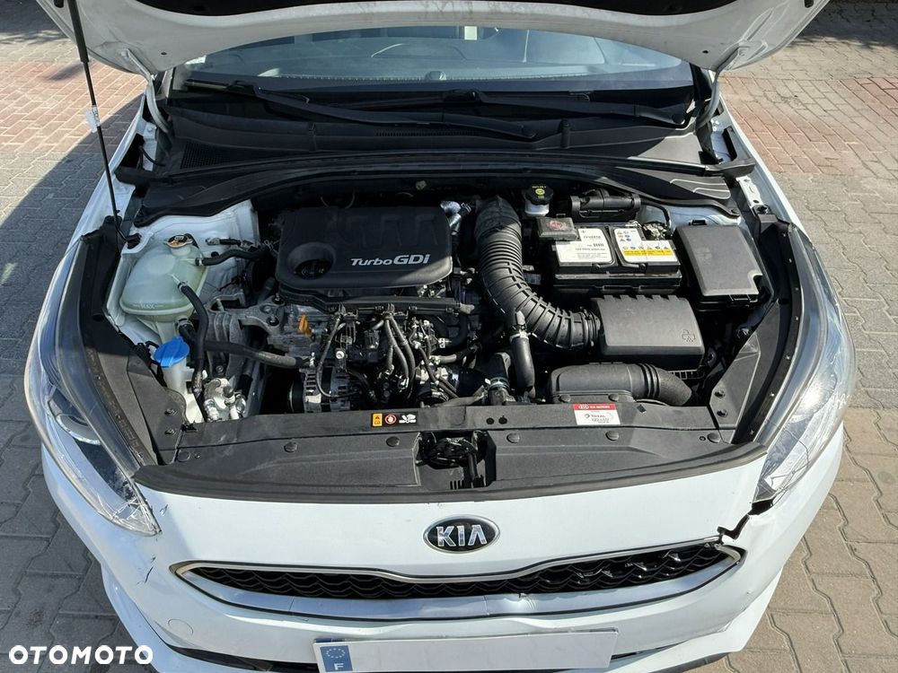 Kia Ceed - 11