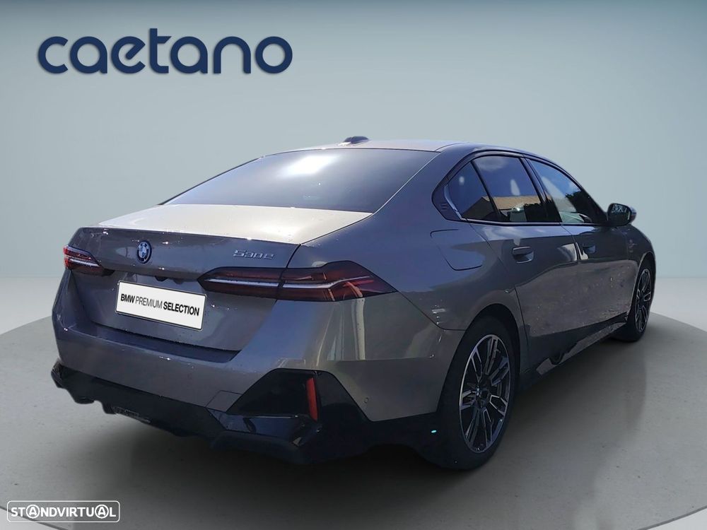 BMW 530 e Pack Desportivo M - 8