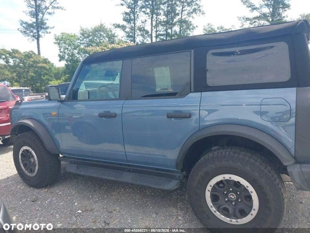Ford Bronco - 2