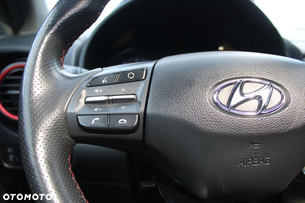 Hyundai Kona - 32