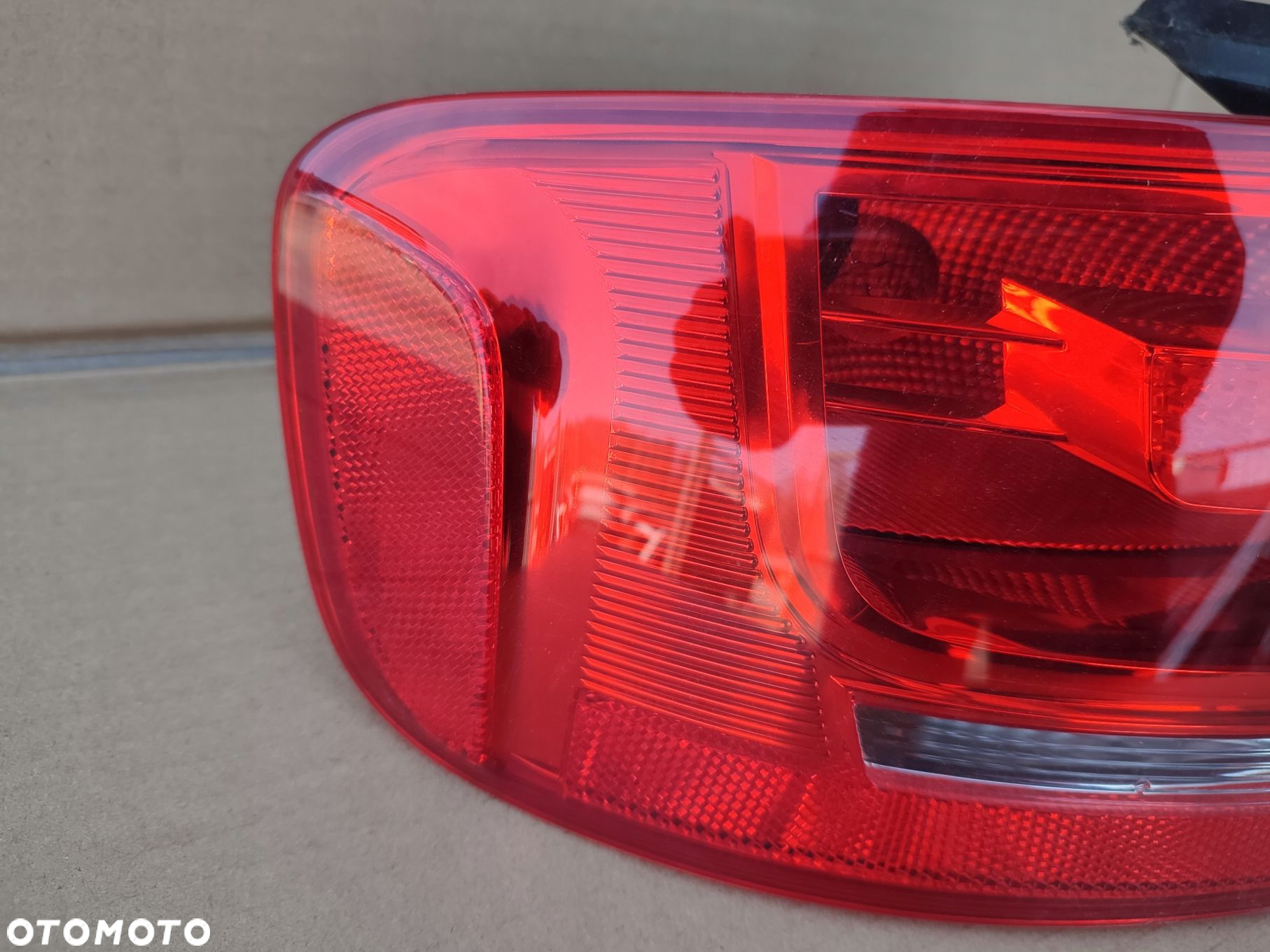 Lampa prawy tył w błotnik AUDI A4 B8 EUROPA SEDAN - 5