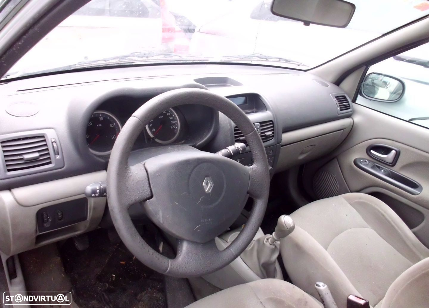 Peças Renault Clio II fase III - 23