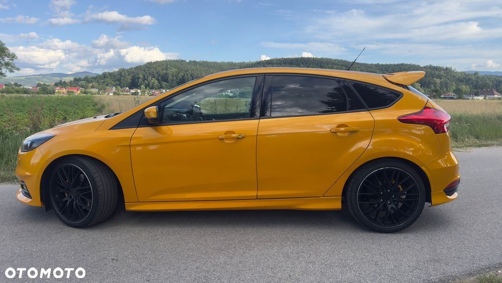 Ford Focus 2.0 EcoBoost ST mit Leder-Sport-Paket - 7
