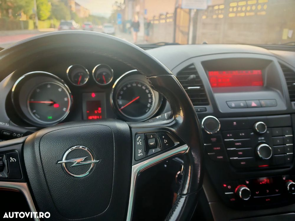 Opel Insignia 2.0 CDTI - 12