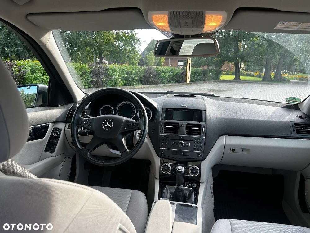 Mercedes-Benz Klasa C 180 CGI BlueEFFICIENCY Elegance - 6