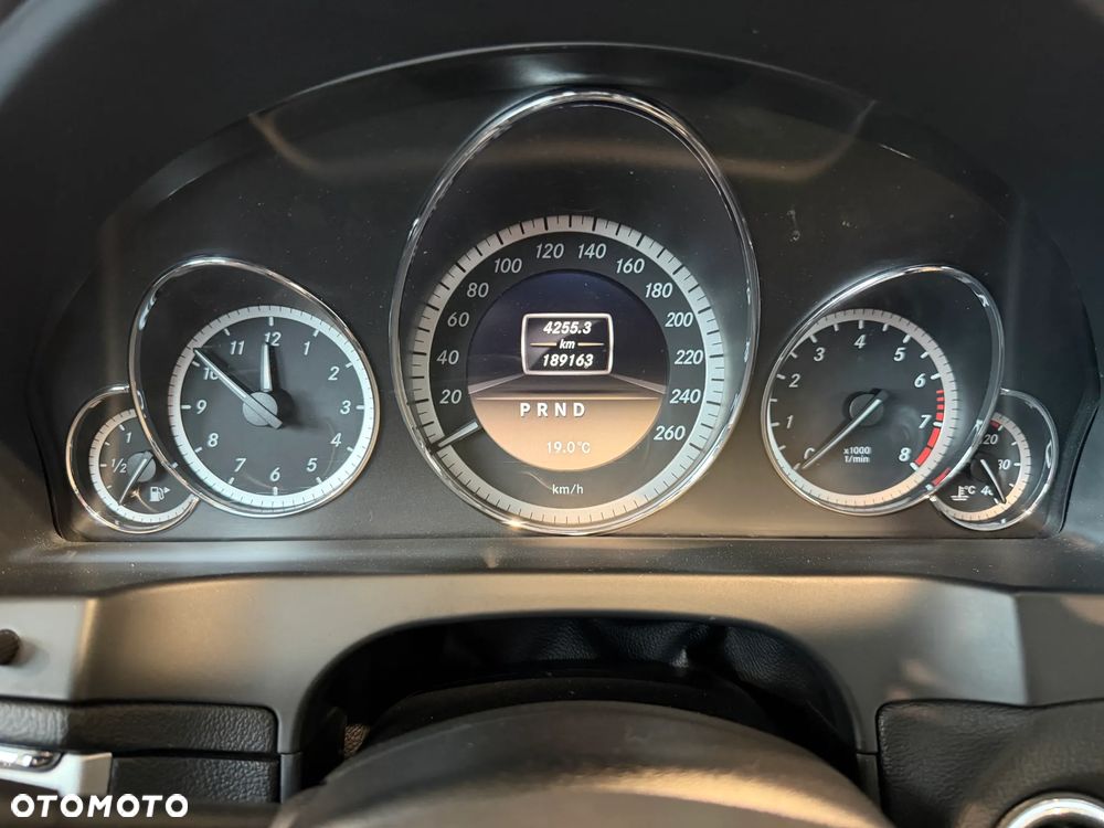 Mercedes-Benz Klasa E 350 BlueEFFICIENCY 7G-TRONIC Avantgarde - 23