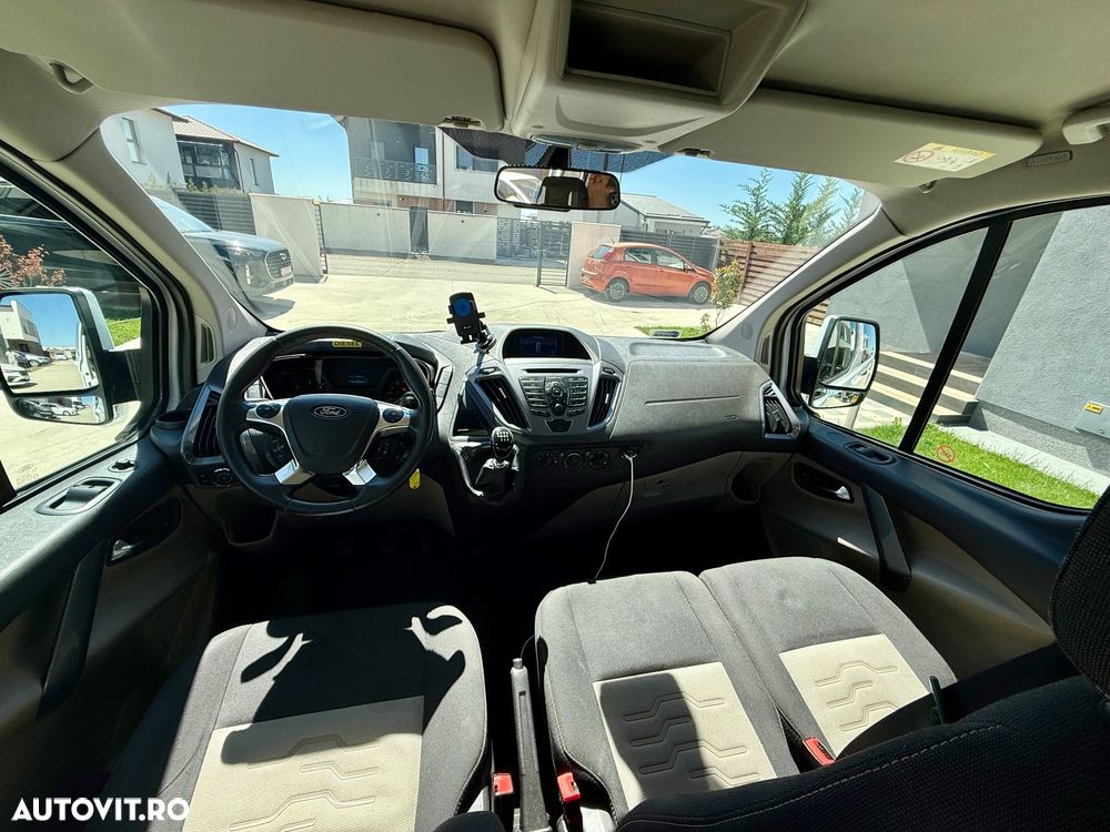Ford Tourneo Custom - 10