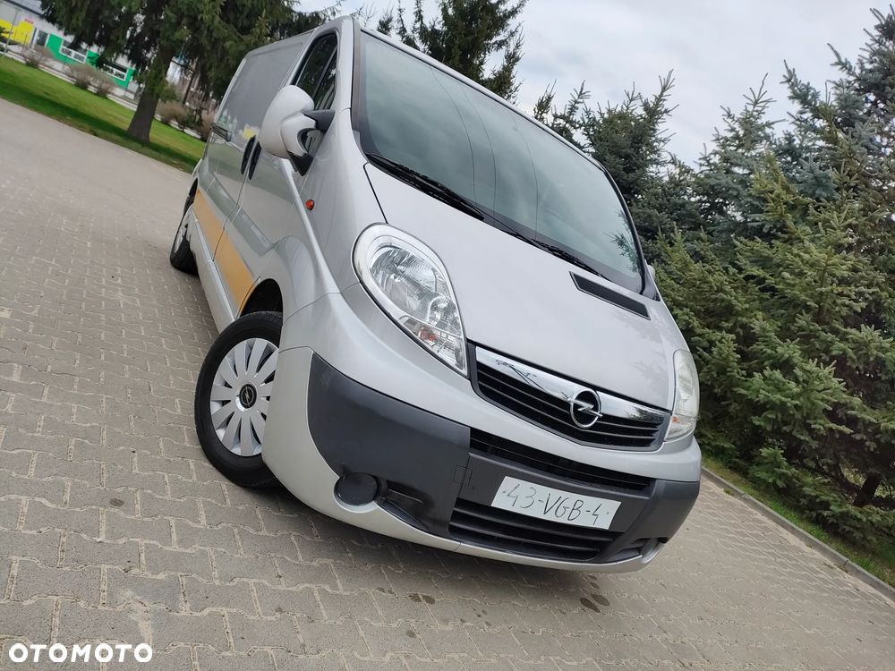 Opel Vivaro - 1