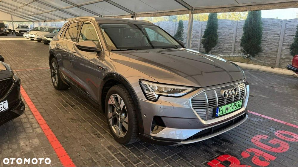 Audi e-tron - 16