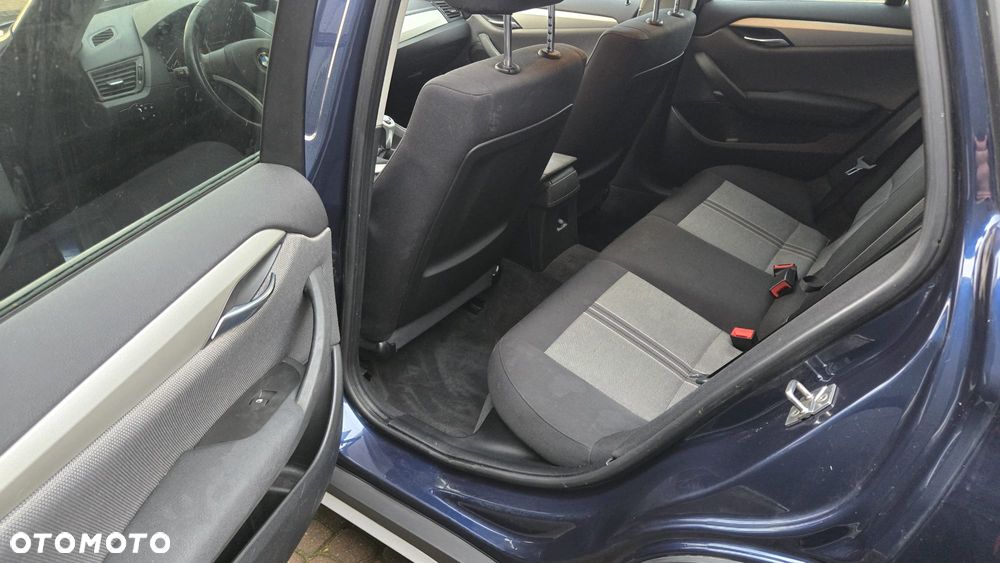 BMW X1 sDrive18d xLine - 25