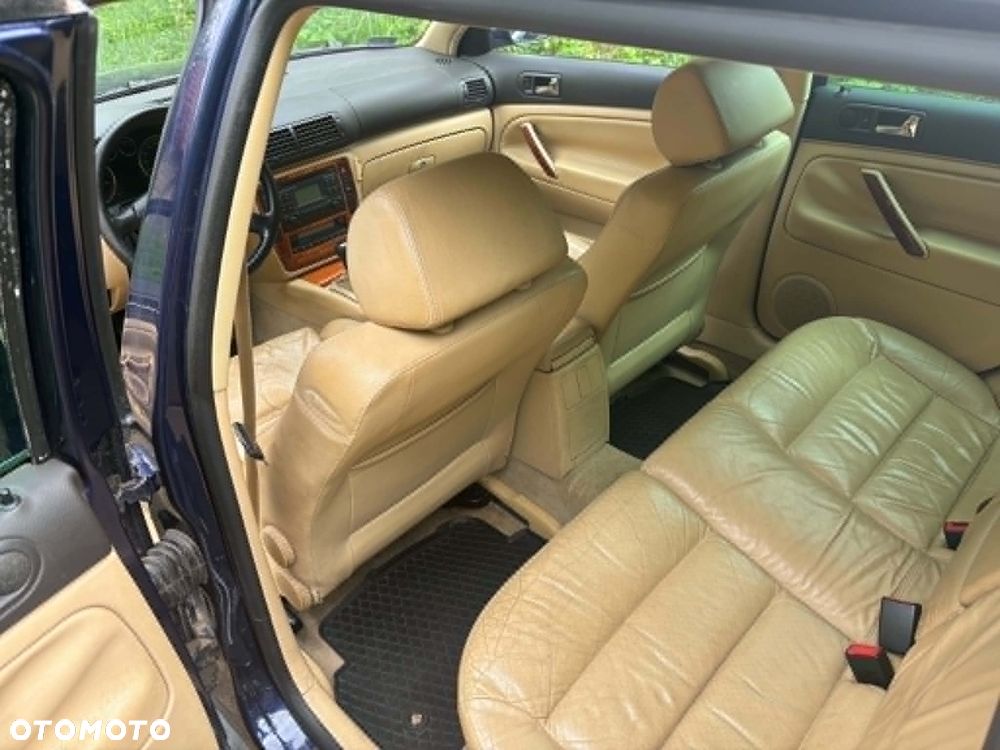 Volkswagen Passat 1.9 TDI Comfortline - 10