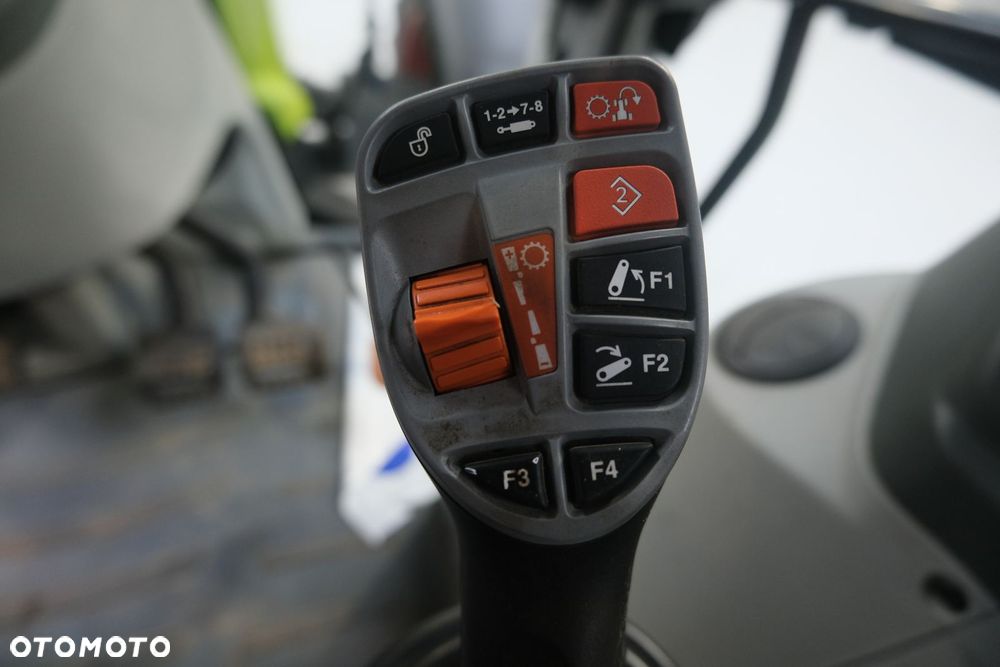 Claas ARION 430 - 8