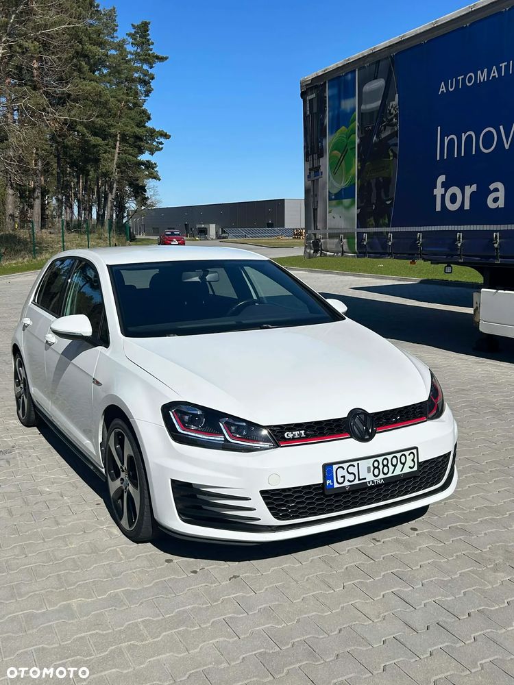 Volkswagen Golf - 3