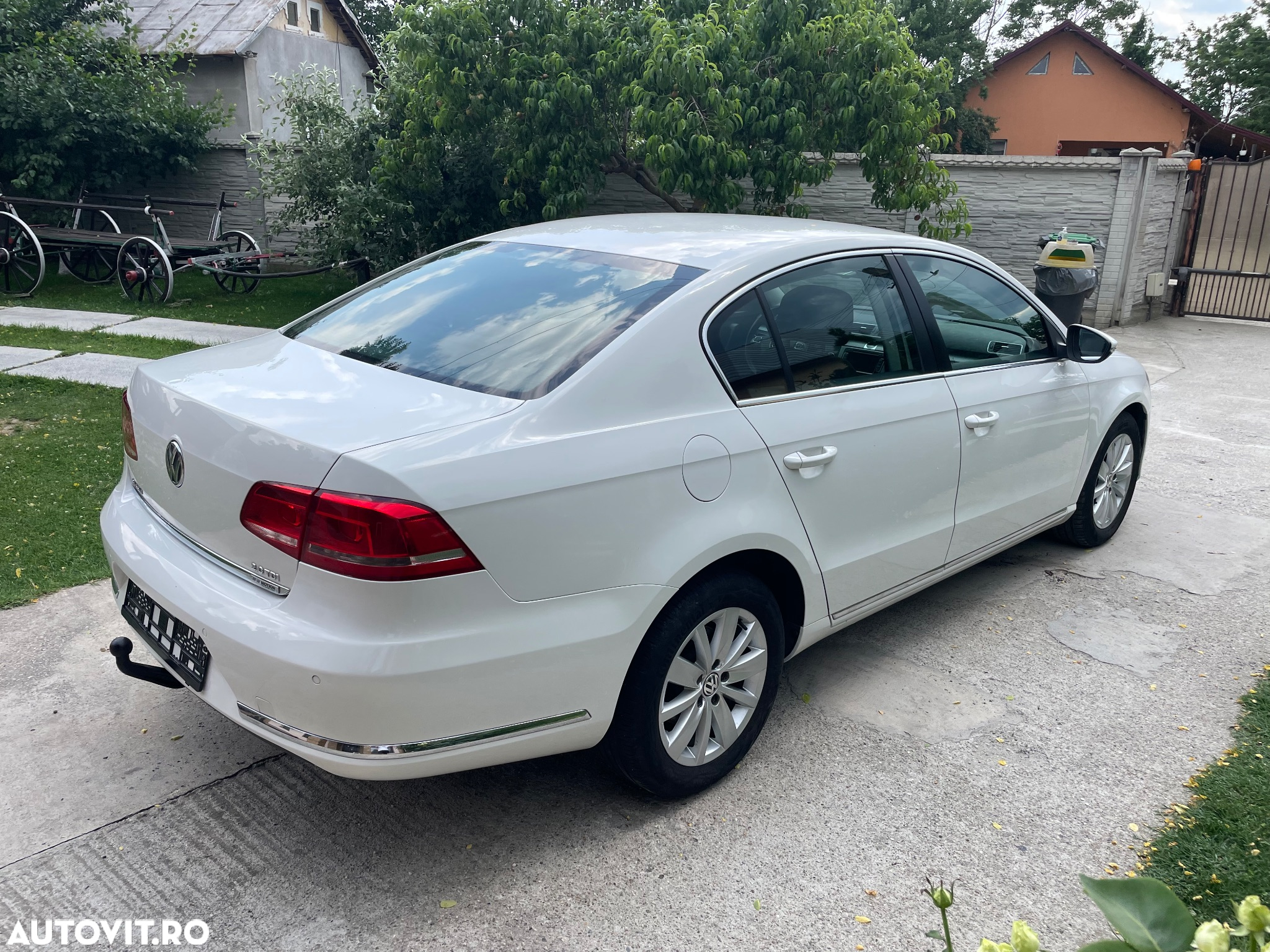 Volkswagen Passat - 4