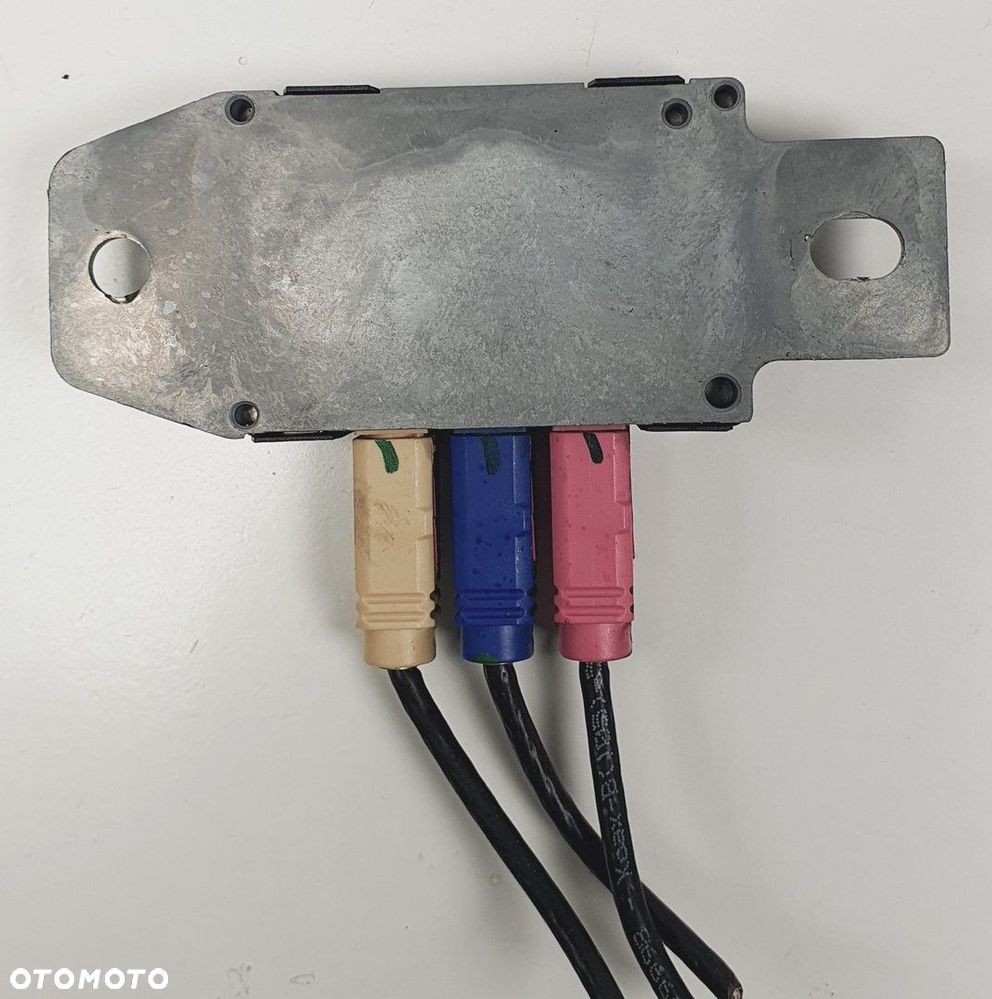 WZMACNIACZ ANTENY DISCOVERY SPORT L550 - 2