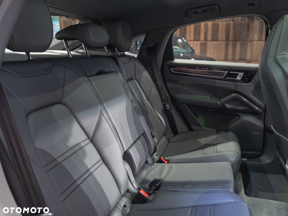 Porsche Cayenne Coupe - 13