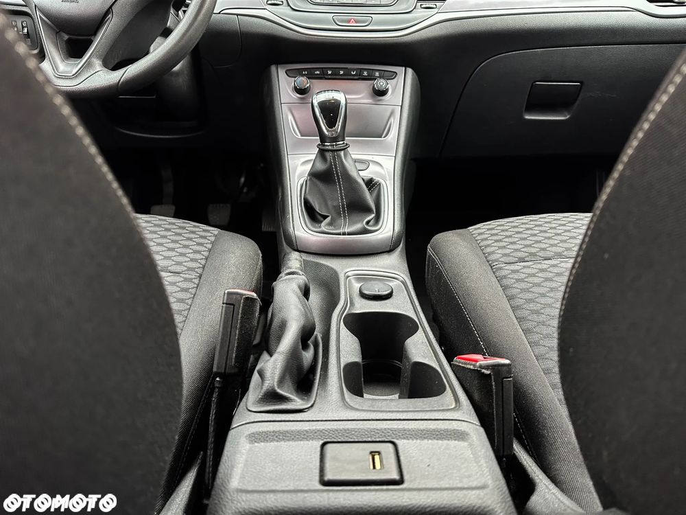 Opel Astra - 32