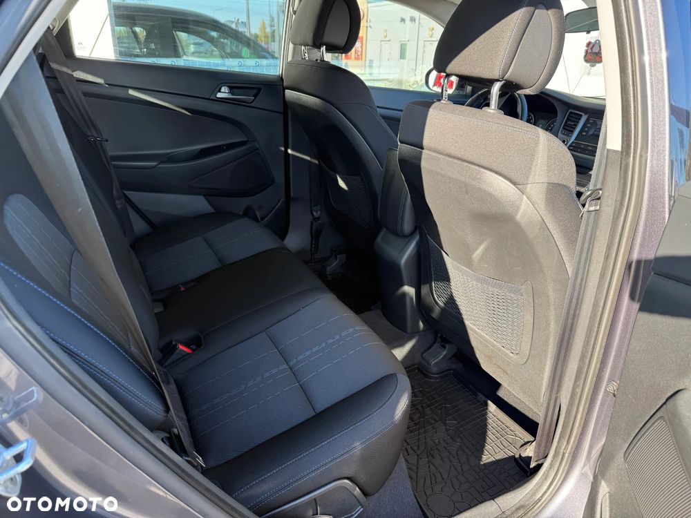 Hyundai Tucson 1.6 GDI BlueDrive GO 2WD - 9