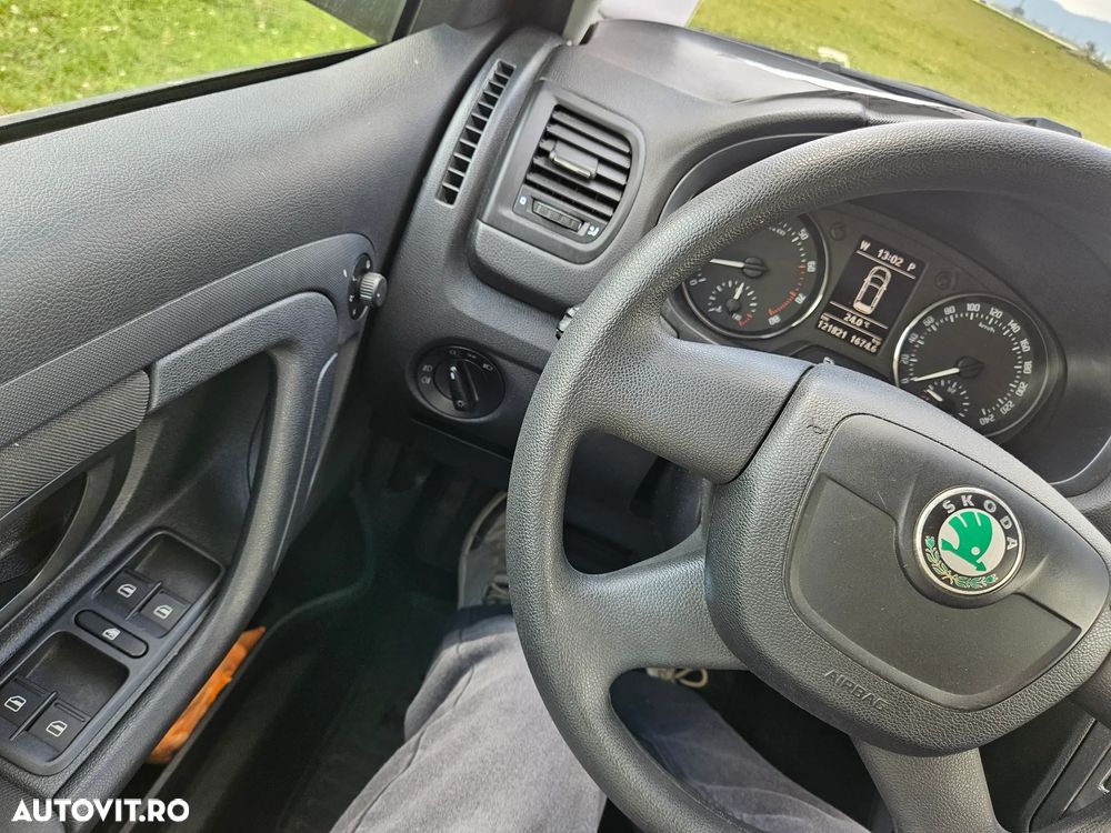 Skoda Fabia 1.2 TSI Ambiente DSG - 13