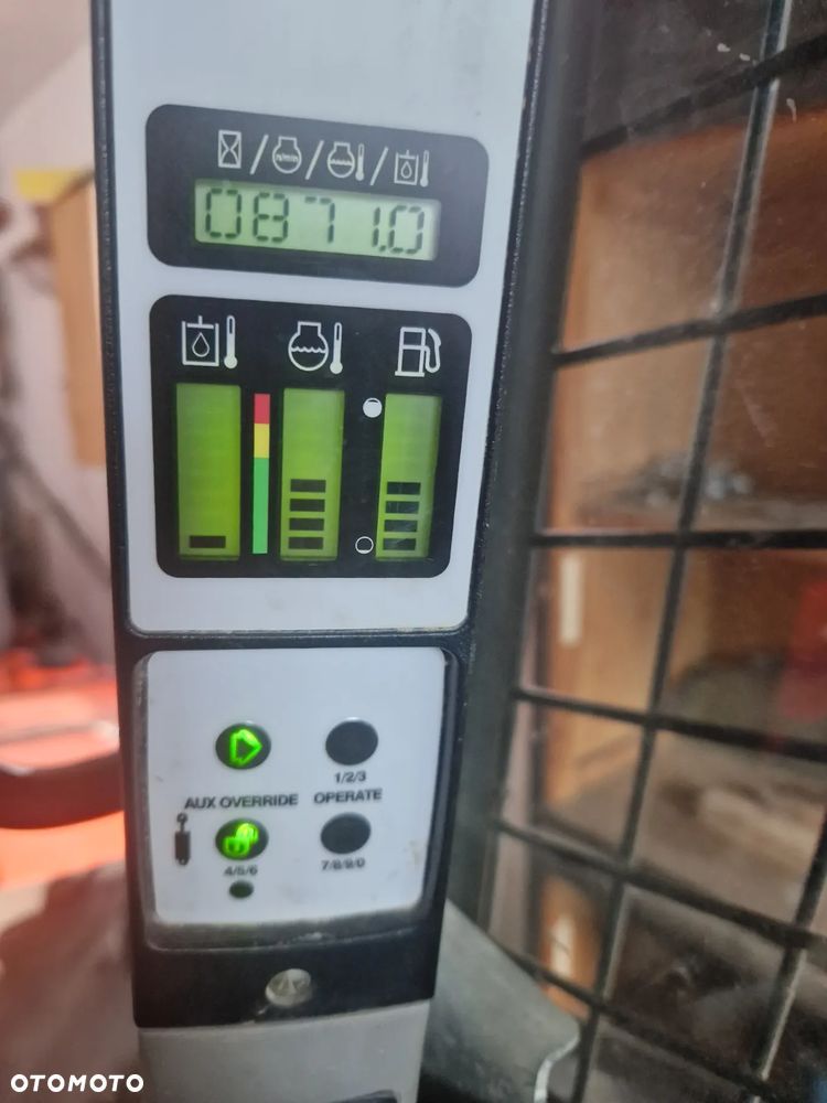 New Holland L216 - 13