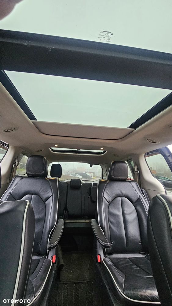 Chrysler Pacifica - 4