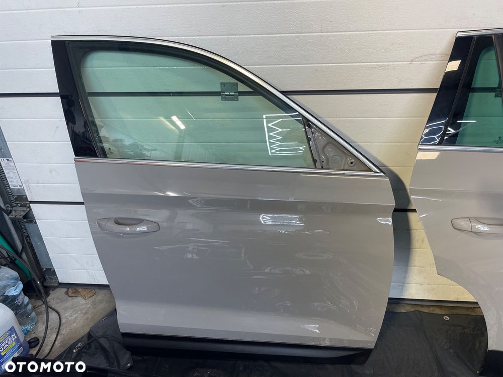 SKODA KODIAQ  drzwi prawy przód  w kolor 2019 ROK LF7A - 6