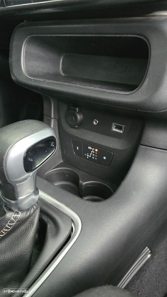 Citroën C3 1.2 PureTech Shine EAT6 - 13